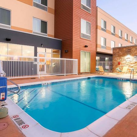 Fairfield Inn & Suites By Marriott Pleasanton Bagian luar foto