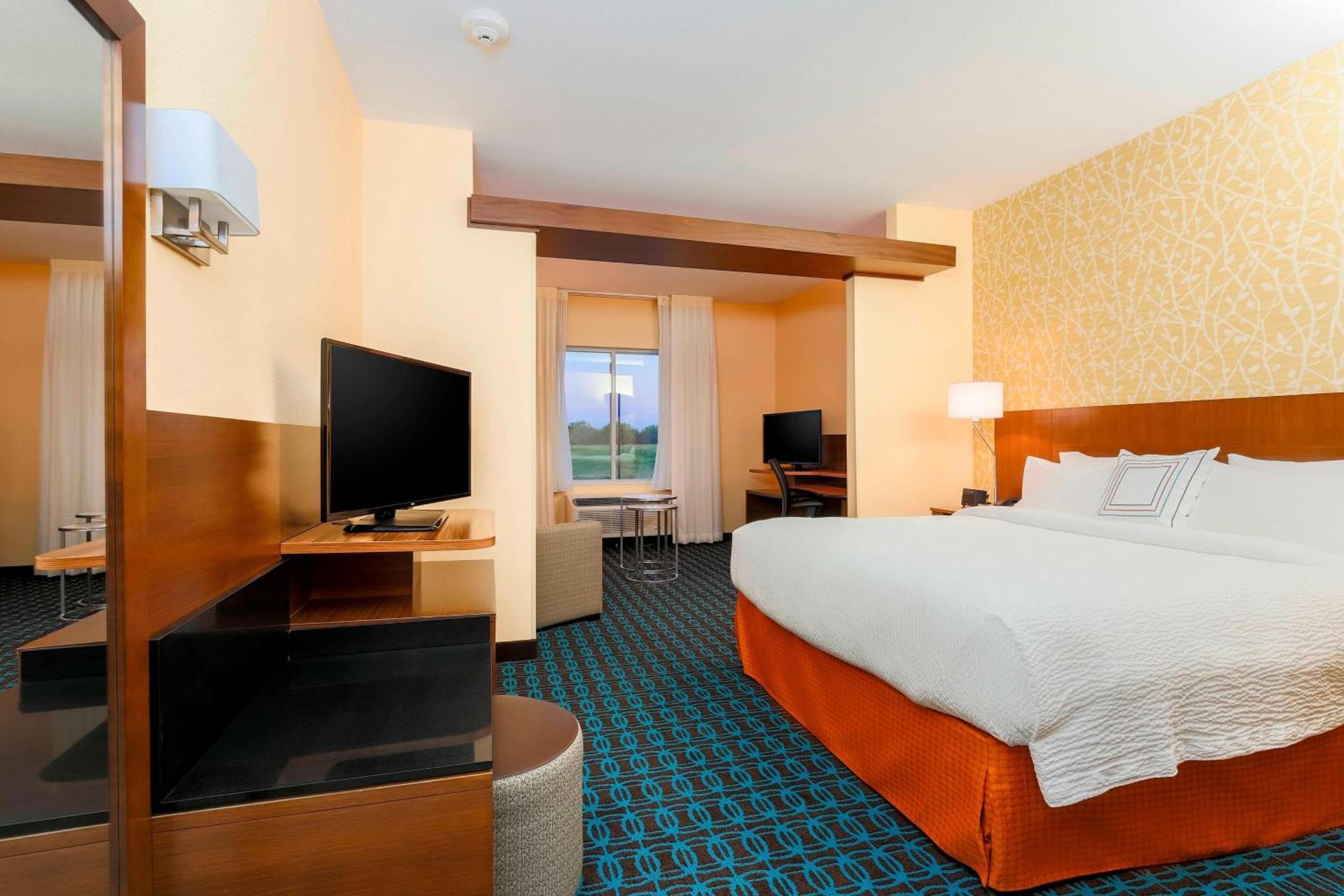 Fairfield Inn & Suites By Marriott Pleasanton Bagian luar foto