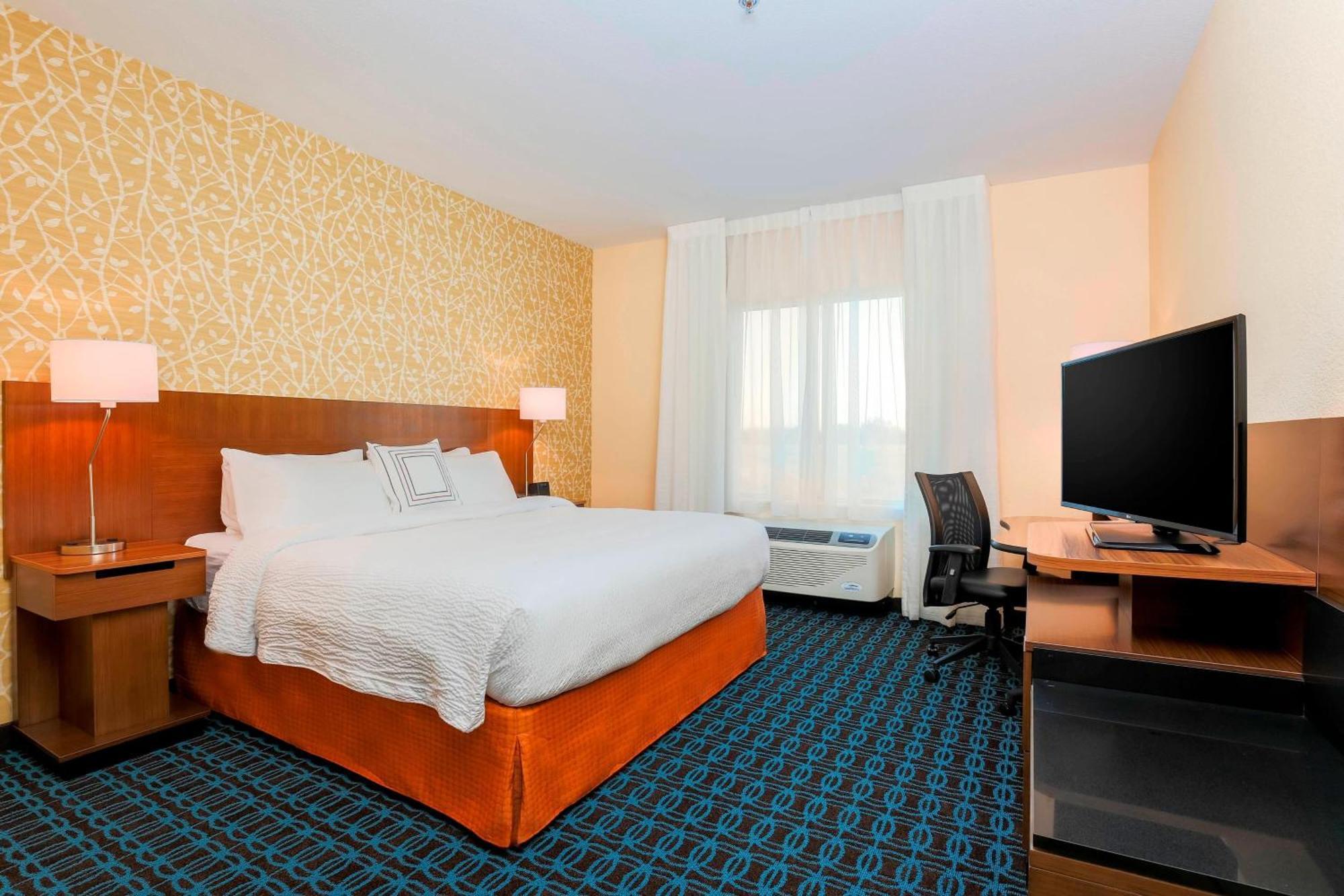 Fairfield Inn & Suites By Marriott Pleasanton Bagian luar foto
