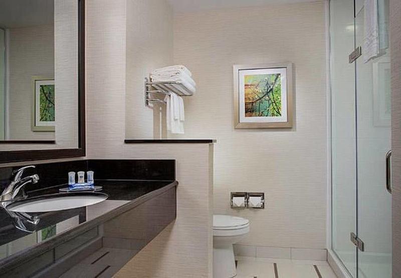 Fairfield Inn & Suites By Marriott Pleasanton Bagian luar foto